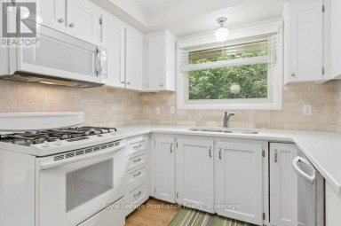 18 CONGER PLACE Belleville (Belleville Ward) Ontario photo 17
