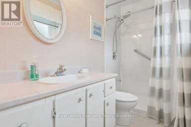 18 CONGER PLACE Belleville (Belleville Ward) Ontario photo 25