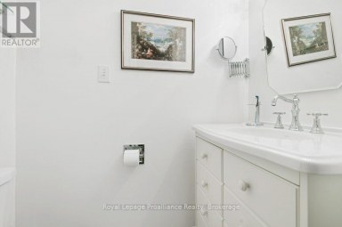 18 CONGER PLACE Belleville (Belleville Ward) Ontario photo 30