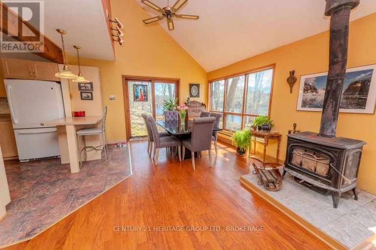 2238 LITTLE LONG LAKE ROAD, Frontenac (Frontenac South), Ontario, K0H2T0