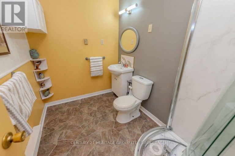2238 LITTLE LONG LAKE ROAD, Frontenac (Frontenac South), Ontario, K0H2T0