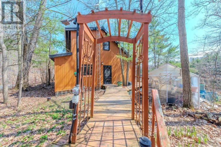 2238 LITTLE LONG LAKE ROAD, Frontenac (Frontenac South), Ontario, K0H2T0