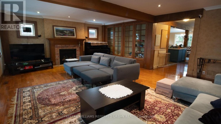 1211 PHARMACY AVENUE, Toronto (Wexford-Maryvale), Ontario, M1R2H8