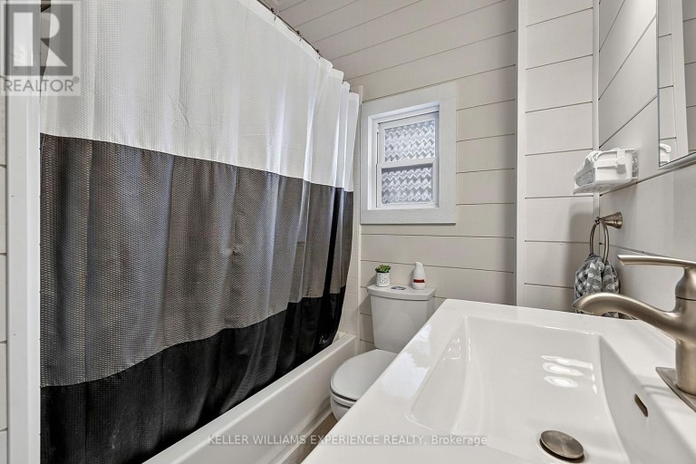 19 CENTRE STREET, Barrie (Allandale), Ontario, L4N3L3