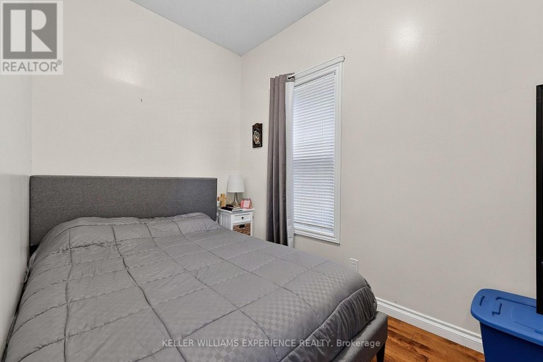 19 CENTRE STREET, Barrie (Allandale), Ontario, L4N3L3