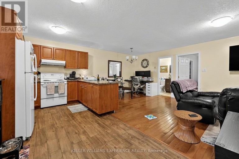 19 CENTRE STREET, Barrie (Allandale), Ontario, L4N3L3