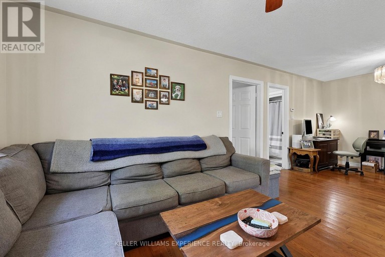 19 CENTRE STREET, Barrie (Allandale), Ontario, L4N3L3