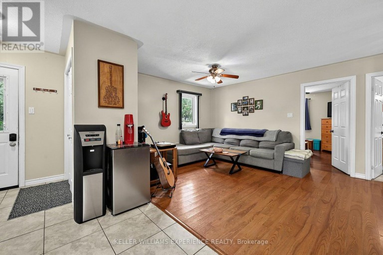 19 CENTRE STREET, Barrie (Allandale), Ontario, L4N3L3
