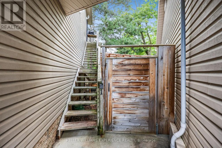 19 CENTRE STREET, Barrie (Allandale), Ontario, L4N3L3