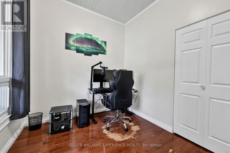 19 CENTRE STREET, Barrie (Allandale), Ontario, L4N3L3