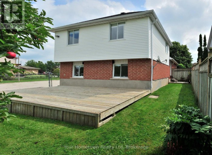 428 FLANNERY DRIVE, Centre Wellington (Fergus), Ontario, N1M3P4