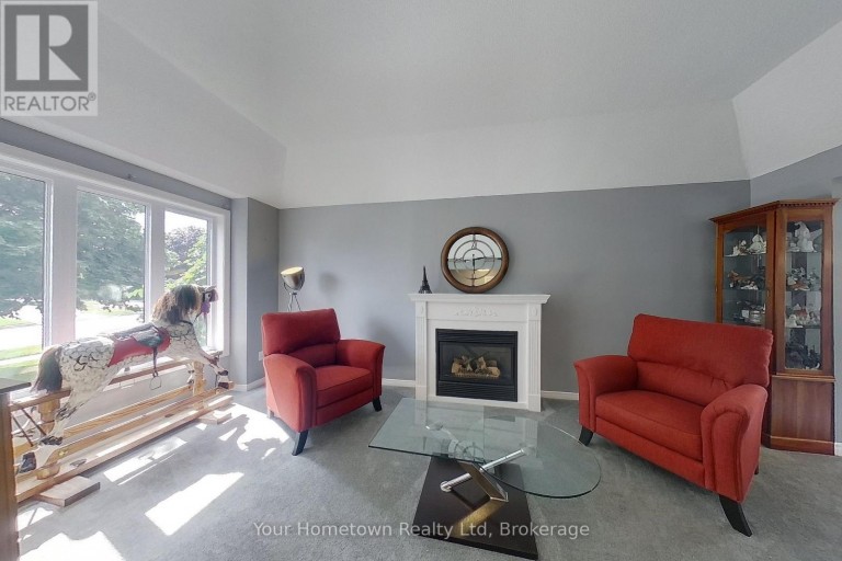 428 FLANNERY DRIVE, Centre Wellington (Fergus), Ontario, N1M3P4