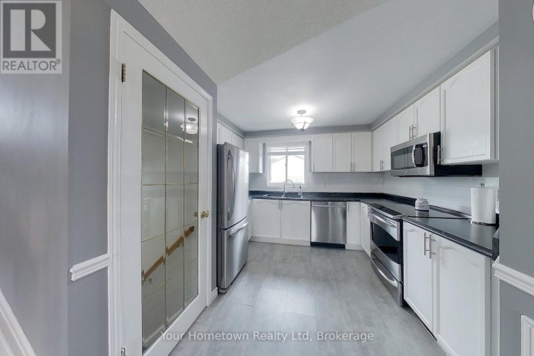 428 FLANNERY DRIVE, Centre Wellington (Fergus), Ontario, N1M3P4