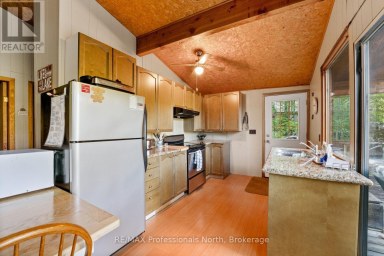 1009 SPENCERS TRAIL Highlands East (Glamorgan) Ontario photo 7