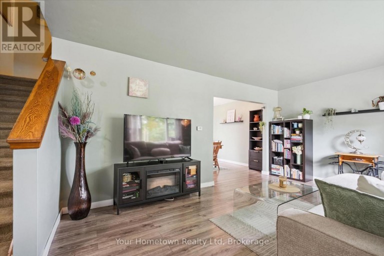 497 ST PATRICK STREET E, Centre Wellington (Fergus), Ontario, N1M1N1