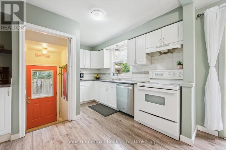 497 ST PATRICK STREET E, Centre Wellington (Fergus), Ontario, N1M1N1