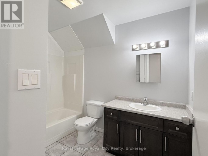 #2 - 116 WYNDHAM STREET N, Guelph (Downtown), Ontario, N1H4E8