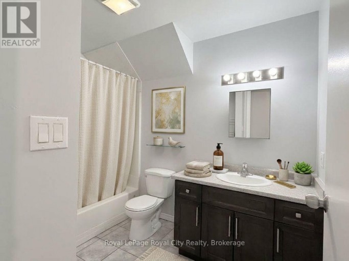 #2 - 116 WYNDHAM STREET N, Guelph (Downtown), Ontario, N1H4E8