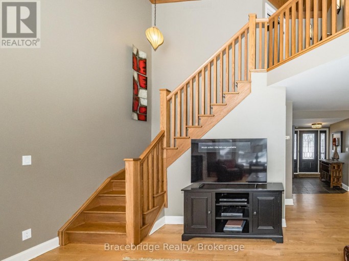 SANDFIELD 5 W10 - 3876 MUSKOKA RD 118 HIGHWAY W, Muskoka Lakes (Medora), Ontario, P0B1J0