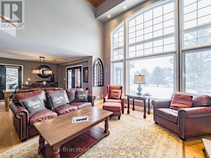 SANDFIELD 5 W10 - 3876 MUSKOKA RD 118 HIGHWAY W, Muskoka Lakes (Medora), Ontario, P0B1J0
