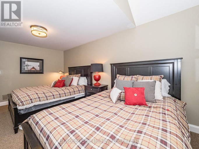 SANDFIELD 5 W10 - 3876 MUSKOKA RD 118 HIGHWAY W, Muskoka Lakes (Medora), Ontario, P0B1J0