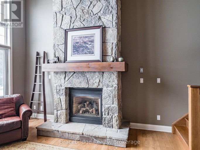 SANDFIELD 5 W10 - 3876 MUSKOKA RD 118 HIGHWAY W, Muskoka Lakes (Medora), Ontario, P0B1J0
