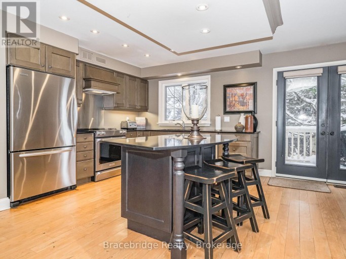 SANDFIELD 5 W10 - 3876 MUSKOKA RD 118 HIGHWAY W, Muskoka Lakes (Medora), Ontario, P0B1J0