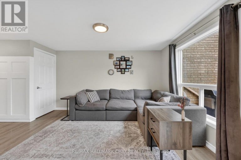 2057 OSBOND ROAD, Innisfil (Alcona), Ontario, L9S0B6