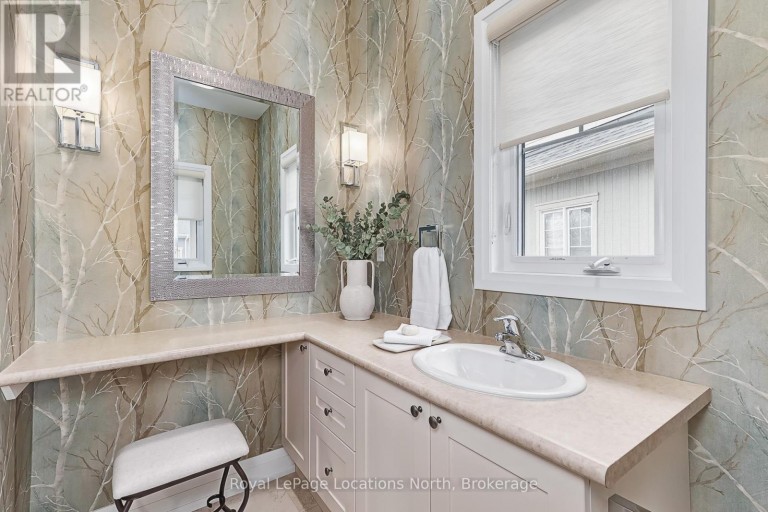 68 KARI CRESCENT, Collingwood, Ontario, L9Y0Z7