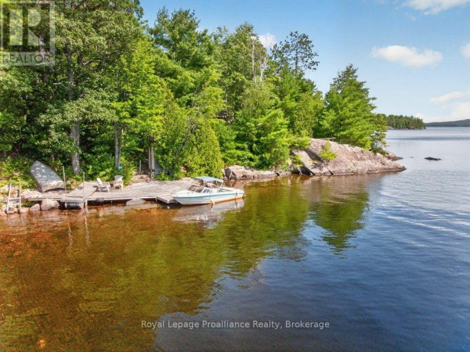 125 MAZINAW LAKE BOAT ACCESS, Addington Highlands (Addington Highlands), Ontario, K0H1K0