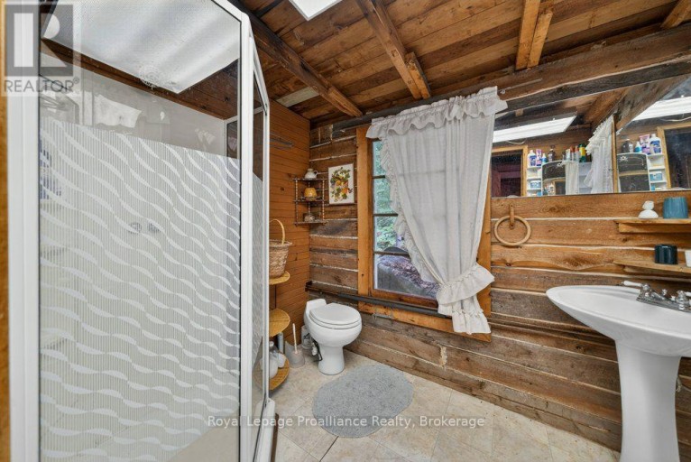 125 MAZINAW LAKE BOAT ACCESS, Addington Highlands (Addington Highlands), Ontario, K0H1K0