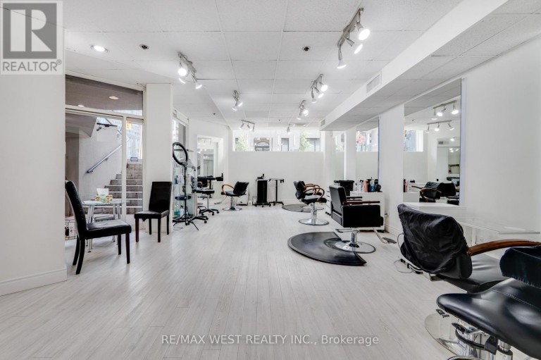 1300 BAY STREET, Toronto (Annex), Ontario, M5R3K8