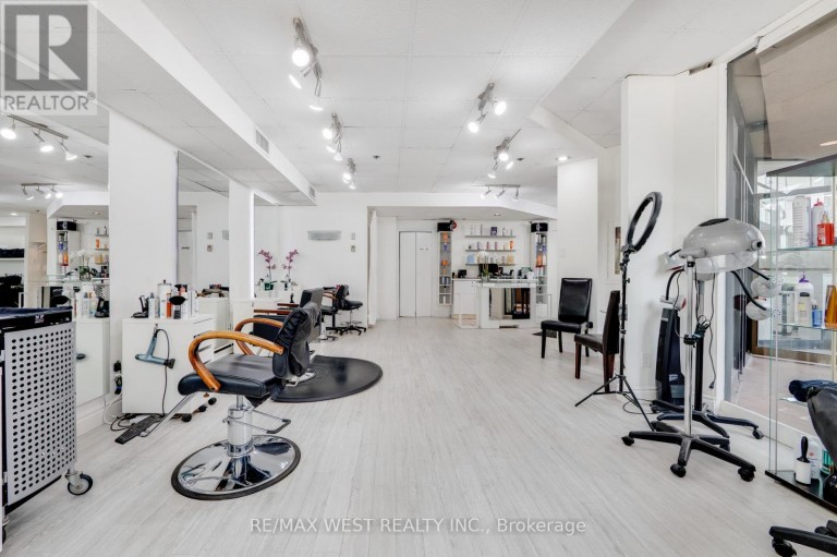 1300 BAY STREET, Toronto (Annex), Ontario, M5R3K8