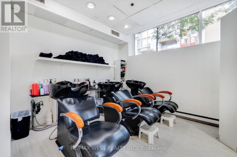 1300 BAY STREET, Toronto (Annex), Ontario, M5R3K8