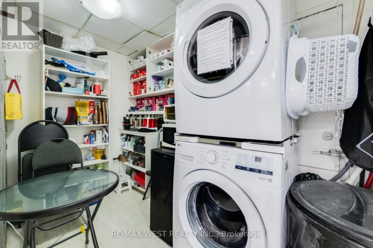 1300 BAY STREET, Toronto (Annex), Ontario, M5R3K8