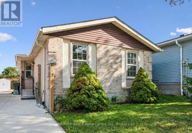 12 MCCARTNEY ROAD, Guelph (Willow West/Sugarbush/West Acres), Ontario, N1K1M8