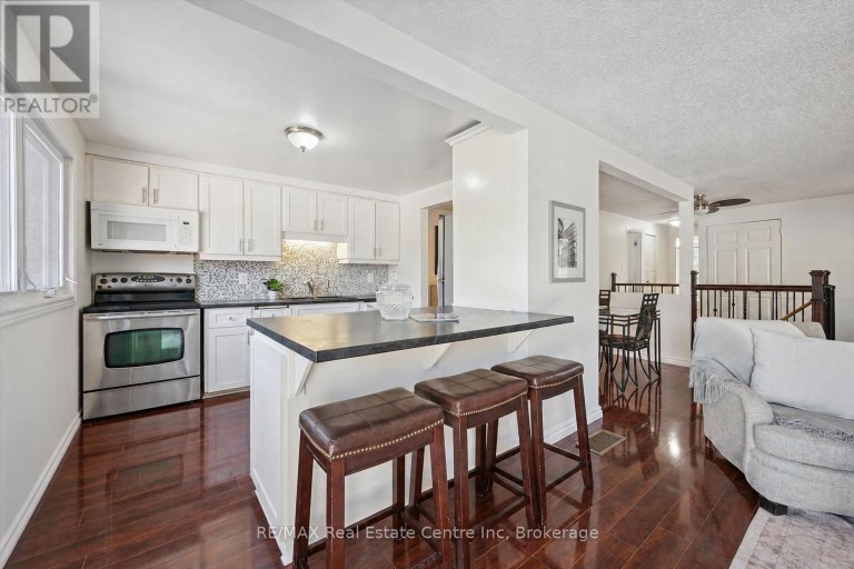 12 MCCARTNEY ROAD, Guelph (Willow West/Sugarbush/West Acres), Ontario, N1K1M8