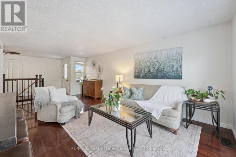 12 MCCARTNEY ROAD, Guelph (Willow West/Sugarbush/West Acres), Ontario, N1K1M8