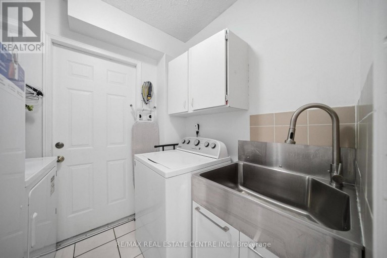 5235 HUNTINGFIELD DRIVE, Mississauga (Hurontario), Ontario, L5R2L3