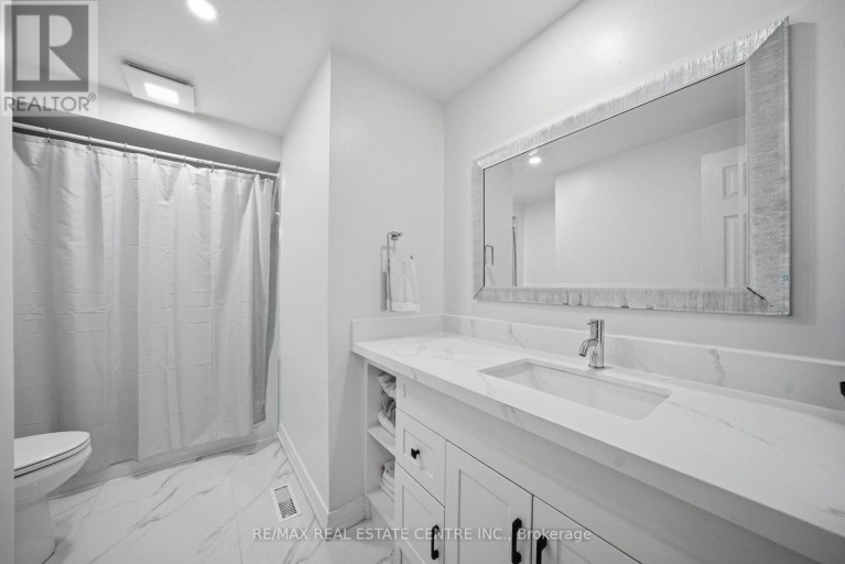 5235 HUNTINGFIELD DRIVE, Mississauga (Hurontario), Ontario, L5R2L3