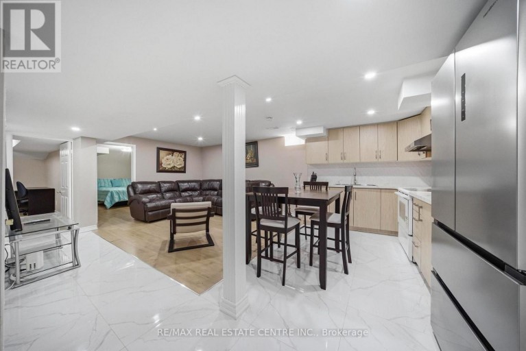 5235 HUNTINGFIELD DRIVE, Mississauga (Hurontario), Ontario, L5R2L3