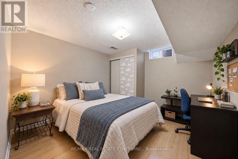 5235 HUNTINGFIELD DRIVE, Mississauga (Hurontario), Ontario, L5R2L3