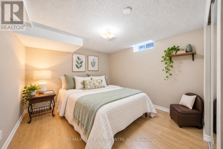 5235 HUNTINGFIELD DRIVE, Mississauga (Hurontario), Ontario, L5R2L3