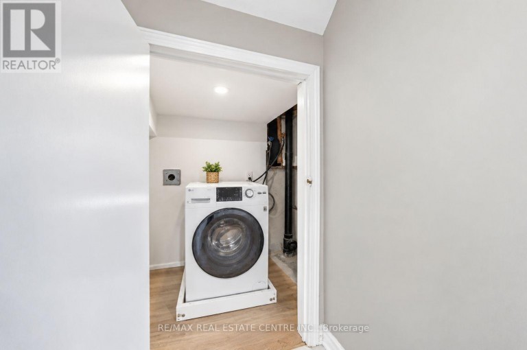 5235 HUNTINGFIELD DRIVE, Mississauga (Hurontario), Ontario, L5R2L3