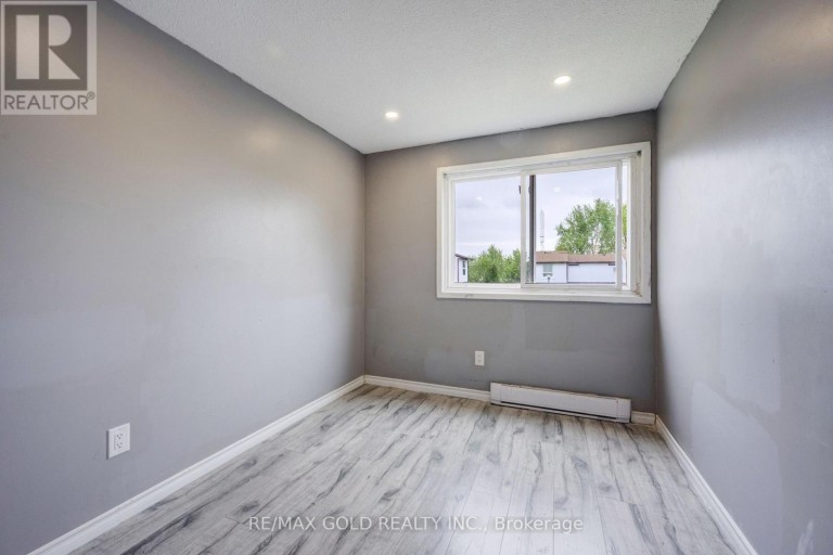 9 HAVENBROOK COURT, Brampton (Central Park), Ontario, L6S2B4