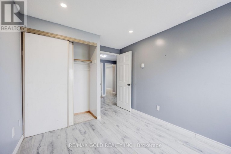 9 HAVENBROOK COURT, Brampton (Central Park), Ontario, L6S2B4