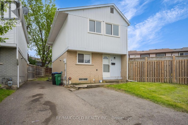 9 HAVENBROOK COURT, Brampton (Central Park), Ontario, L6S2B4