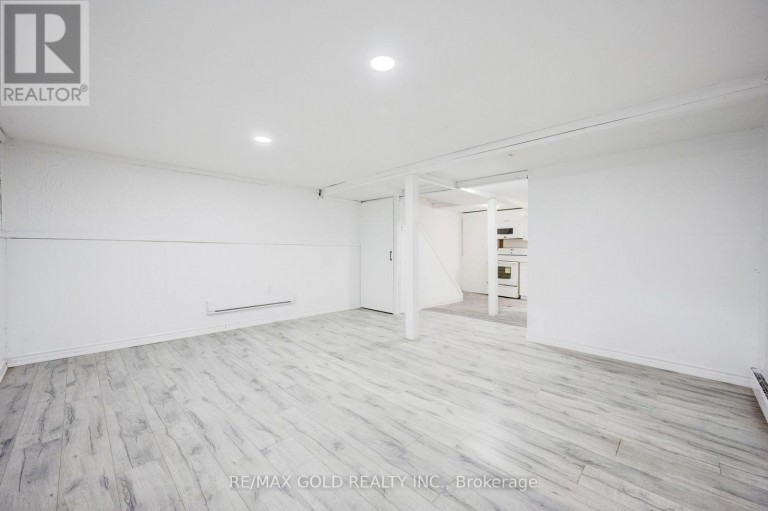 9 HAVENBROOK COURT, Brampton (Central Park), Ontario, L6S2B4