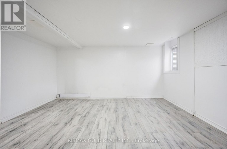 9 HAVENBROOK COURT, Brampton (Central Park), Ontario, L6S2B4