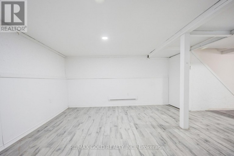 9 HAVENBROOK COURT, Brampton (Central Park), Ontario, L6S2B4